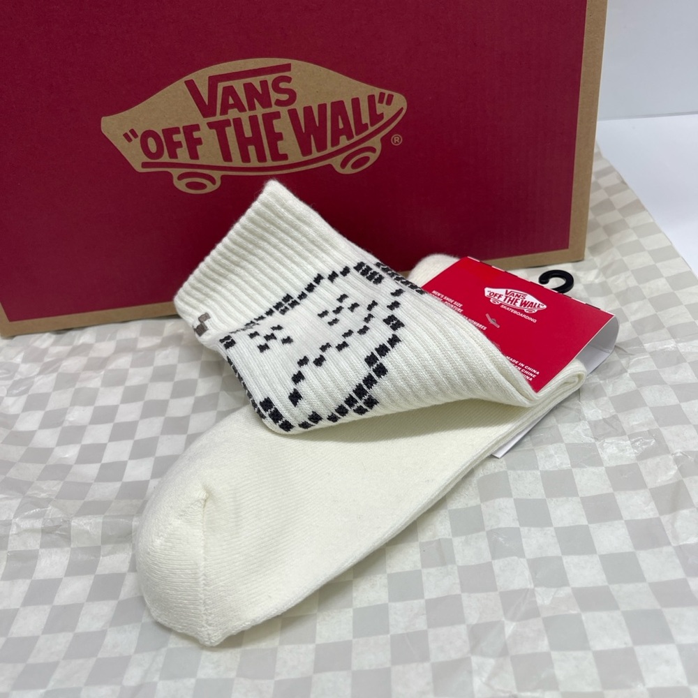 Vans Designer Logo Sport Skater Surfer Crew
Cut Socks 
Clay Crew Socks (1 pair) - Picture 11 of 16